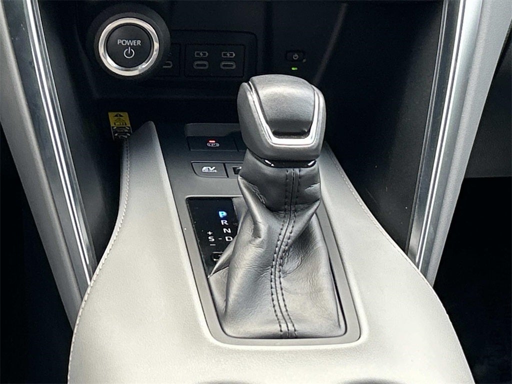 2023 Toyota Venza LE