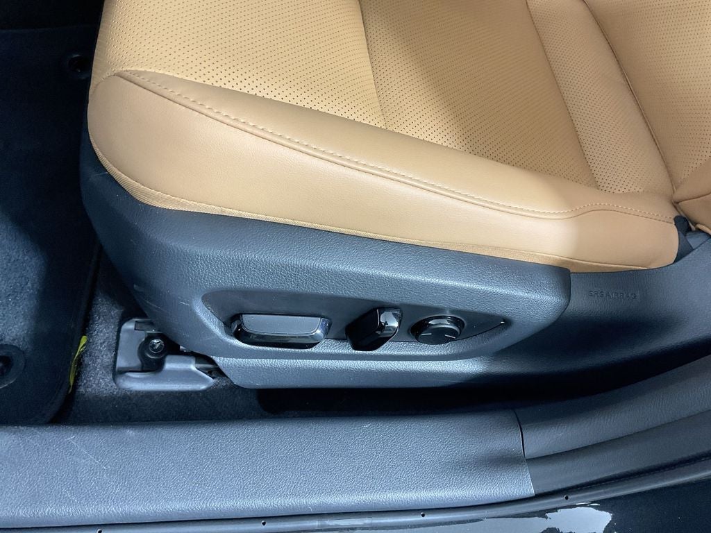 2025 Lexus UX 300h Premium