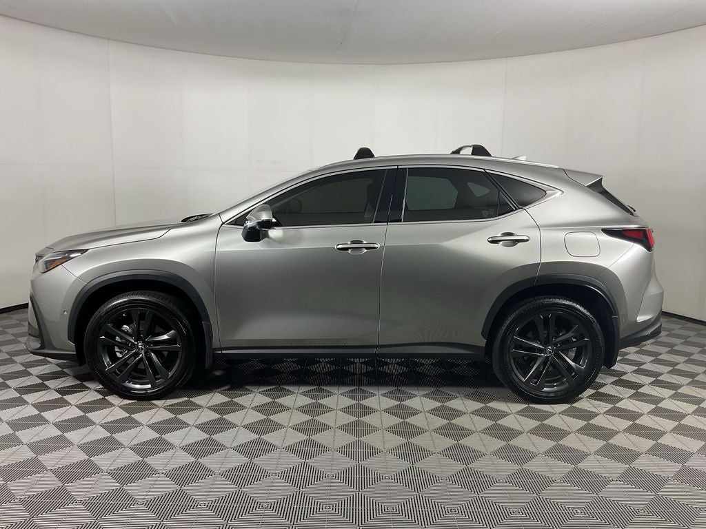 2025 Lexus NX 450h+ Luxury