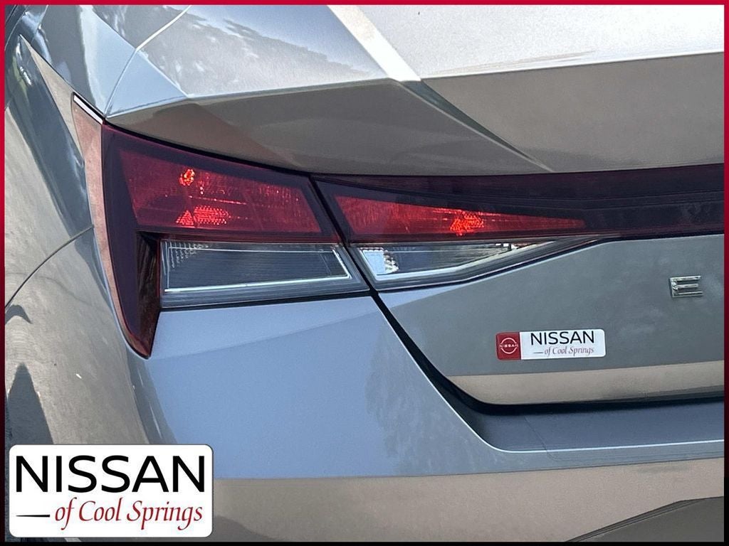 2023 Hyundai Elantra SE