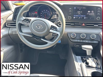 2023 Hyundai Elantra SE