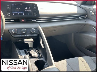 2023 Hyundai Elantra SE