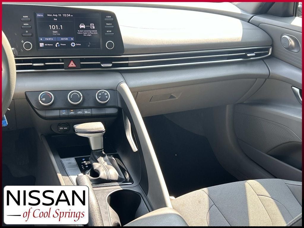 2023 Hyundai Elantra SE