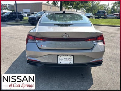 2023 Hyundai Elantra SE