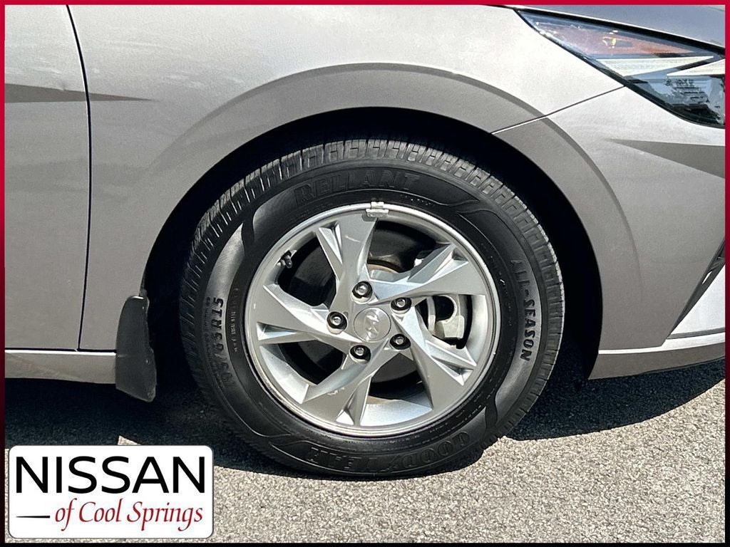 2023 Hyundai Elantra SE