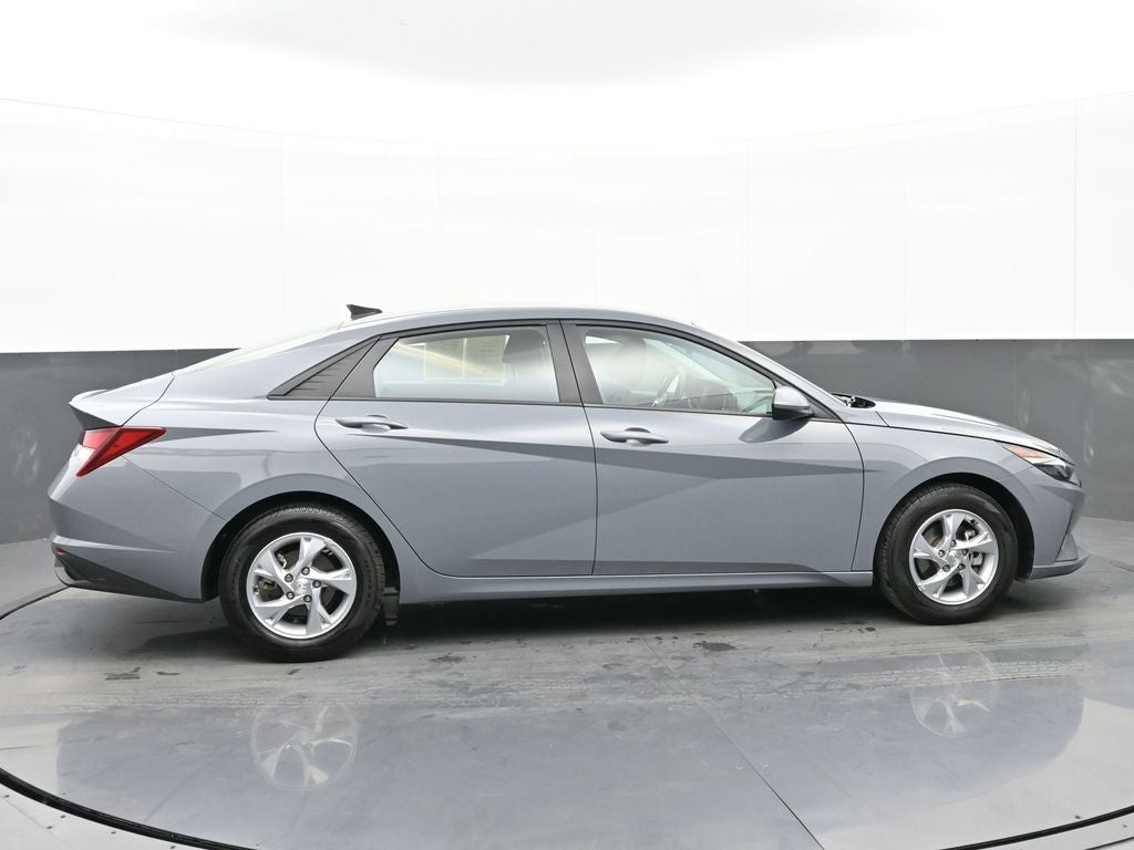 2022 Hyundai Elantra SE