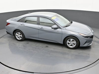 2022 Hyundai Elantra SE