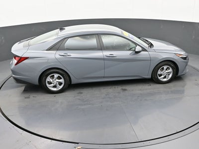 2022 Hyundai Elantra SE