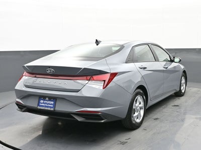 2022 Hyundai Elantra SE