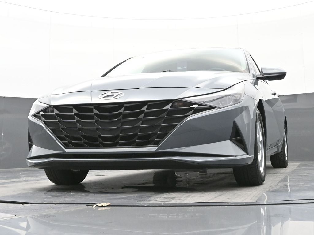 2022 Hyundai Elantra SE