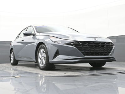 2022 Hyundai Elantra SE