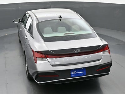 2025 Hyundai Elantra SE