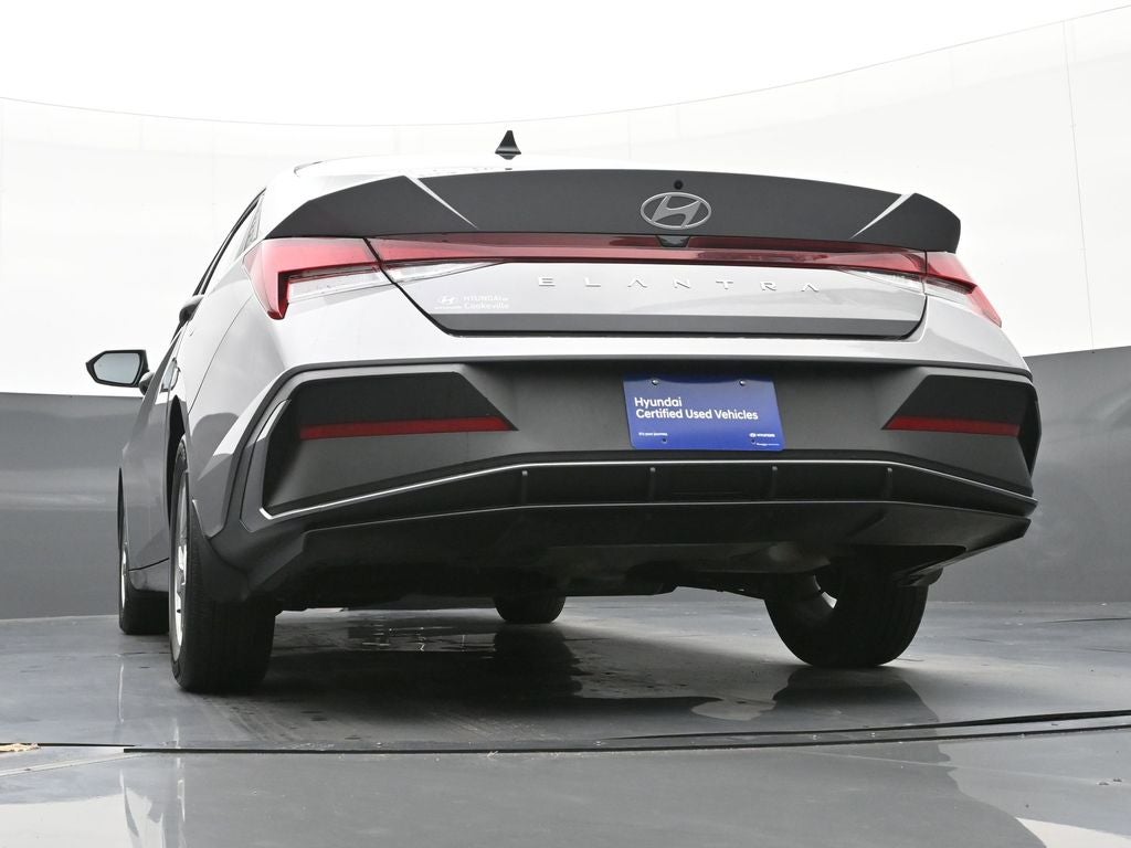 2025 Hyundai Elantra SE