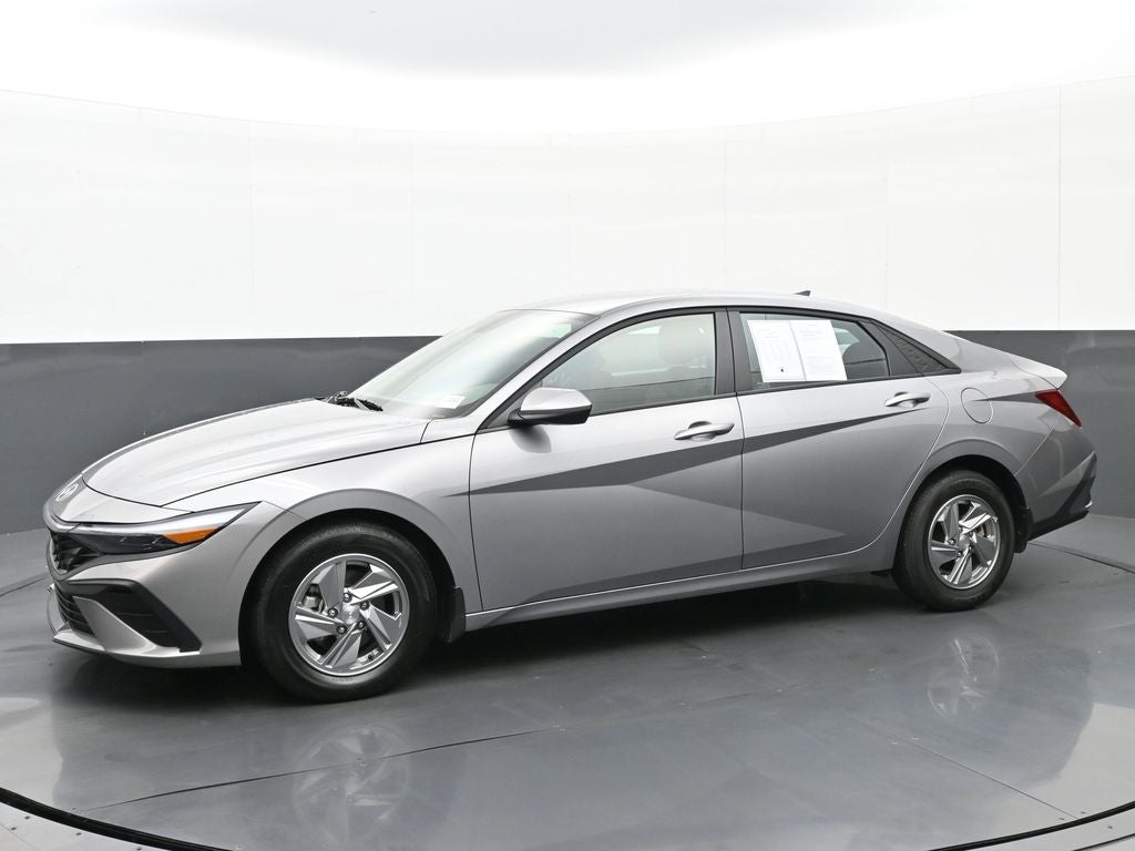 2025 Hyundai Elantra SE