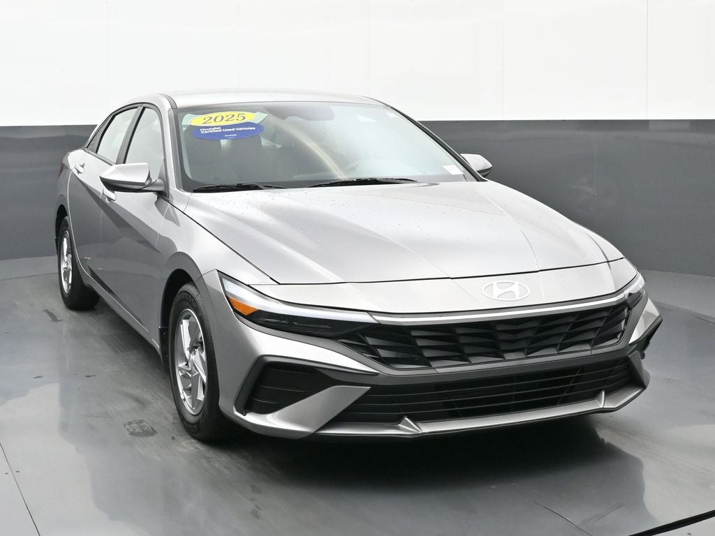 2025 Hyundai Elantra SE