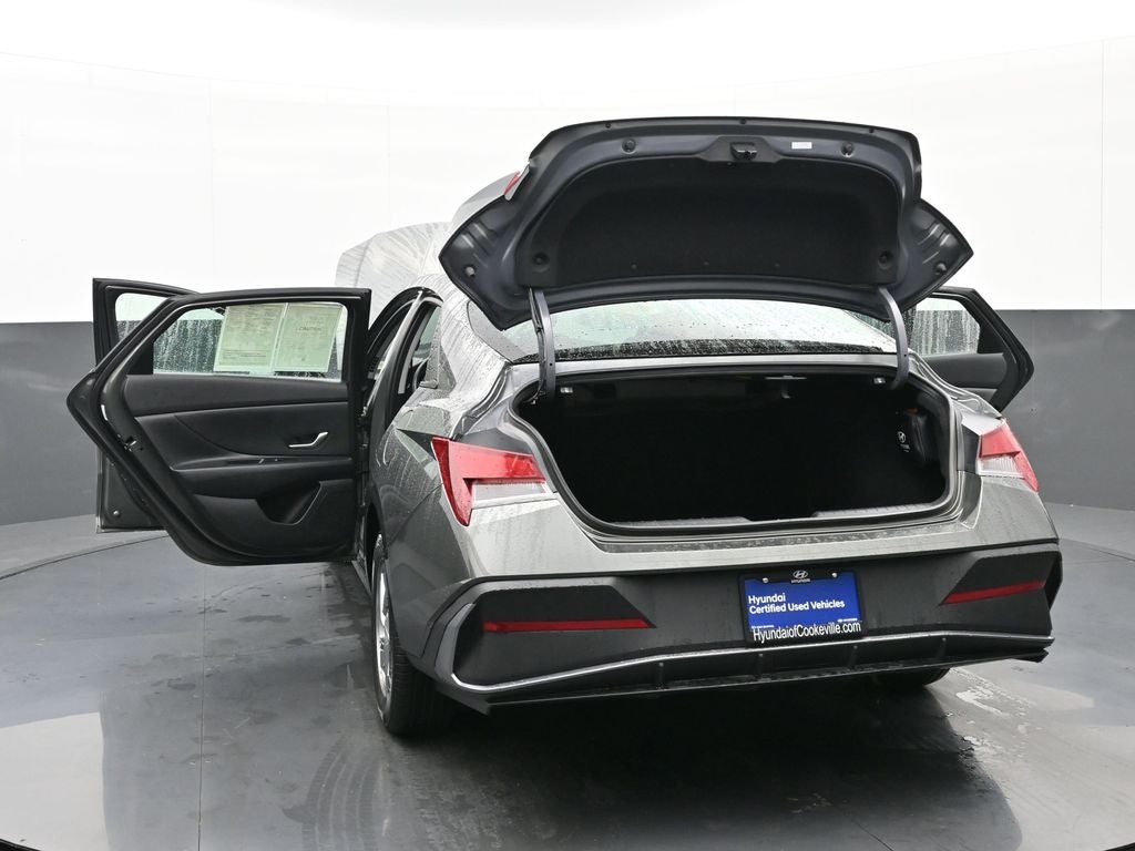 2024 Hyundai Elantra SE