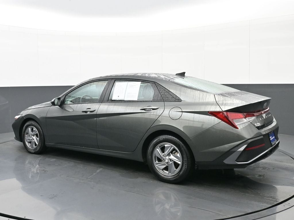 2024 Hyundai Elantra SE