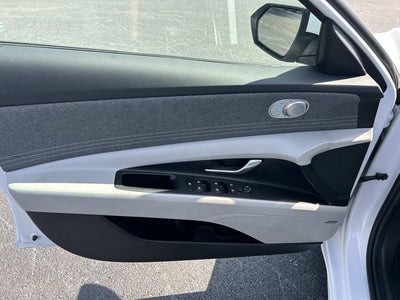 2024 Hyundai Elantra Hybrid Limited