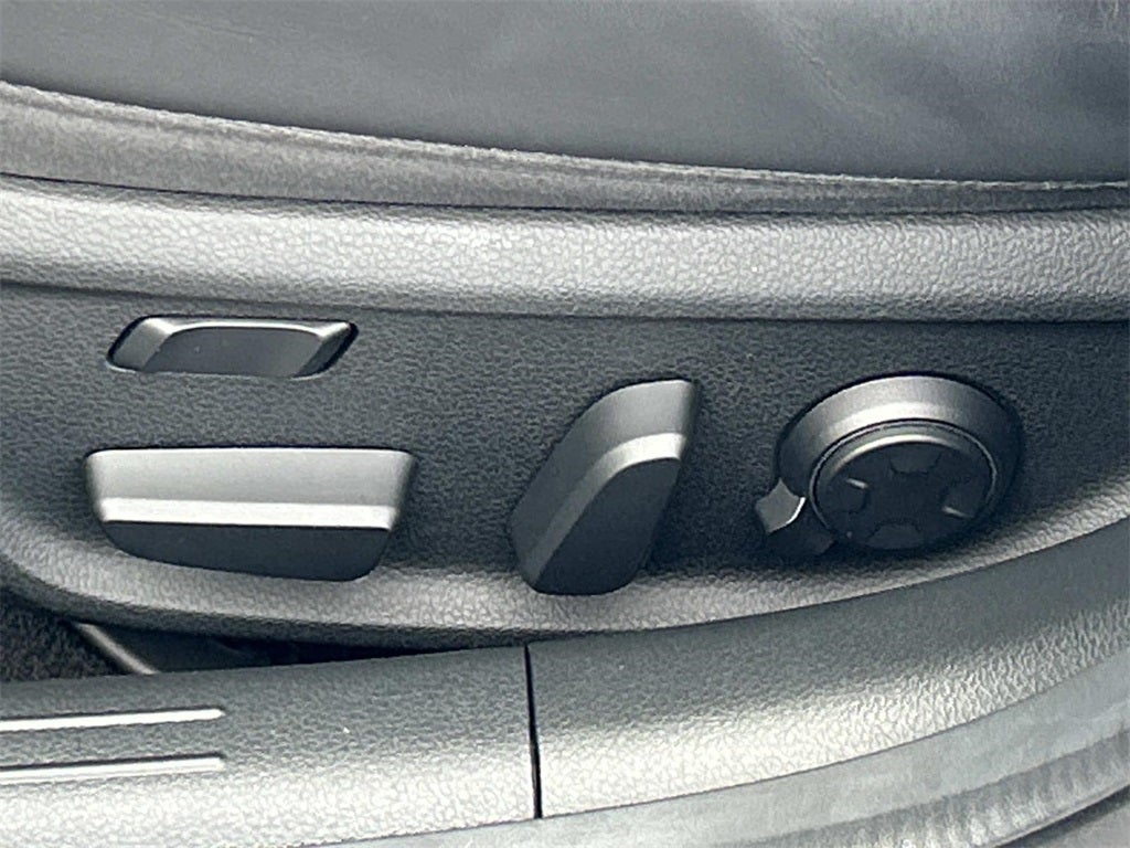 2025 Genesis G70 3.3T Sport Advanced