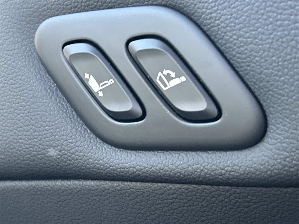 2025 Genesis GV80 Select