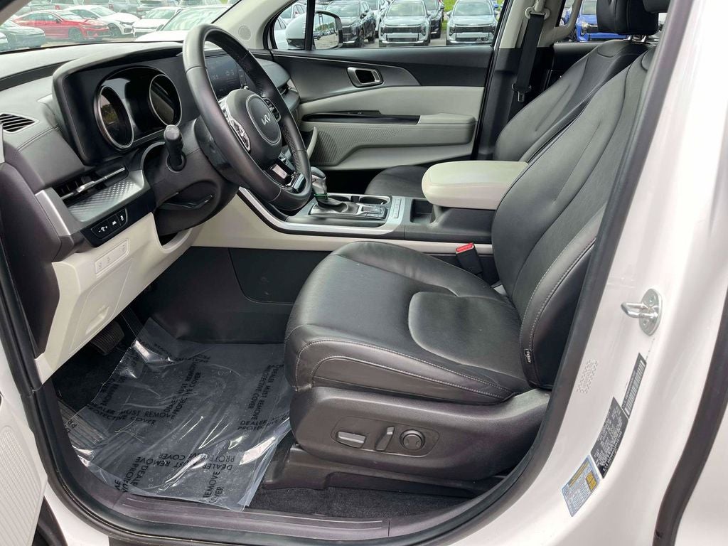 2024 Kia Carnival LX