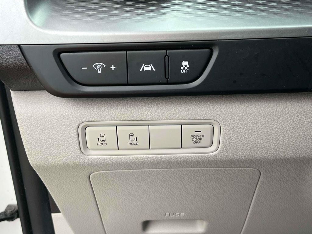 2024 Kia Carnival LX