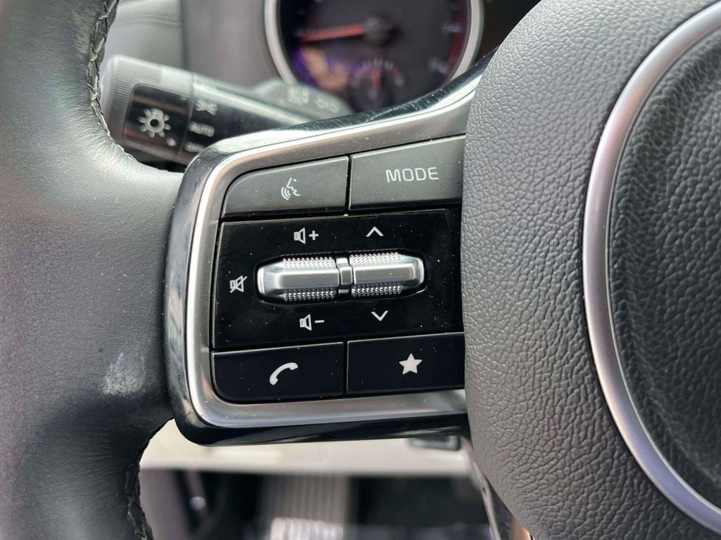 2024 Kia Carnival LX