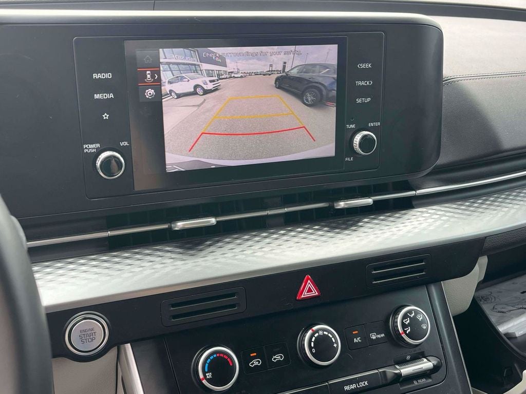 2024 Kia Carnival LX