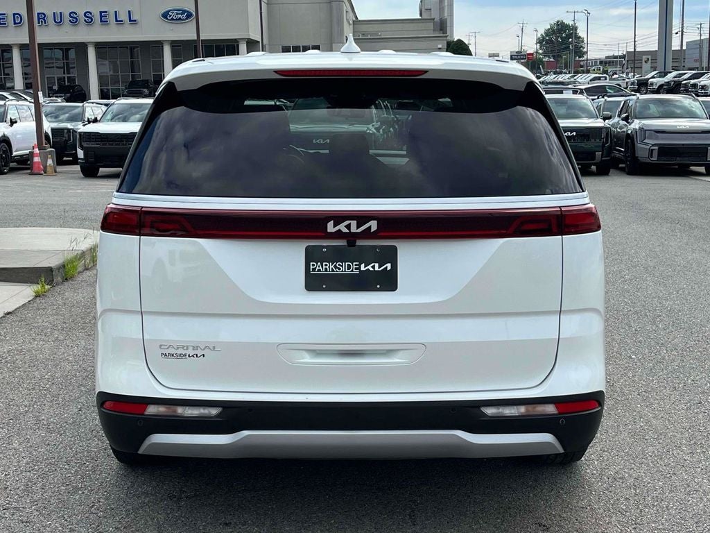 2024 Kia Carnival LX