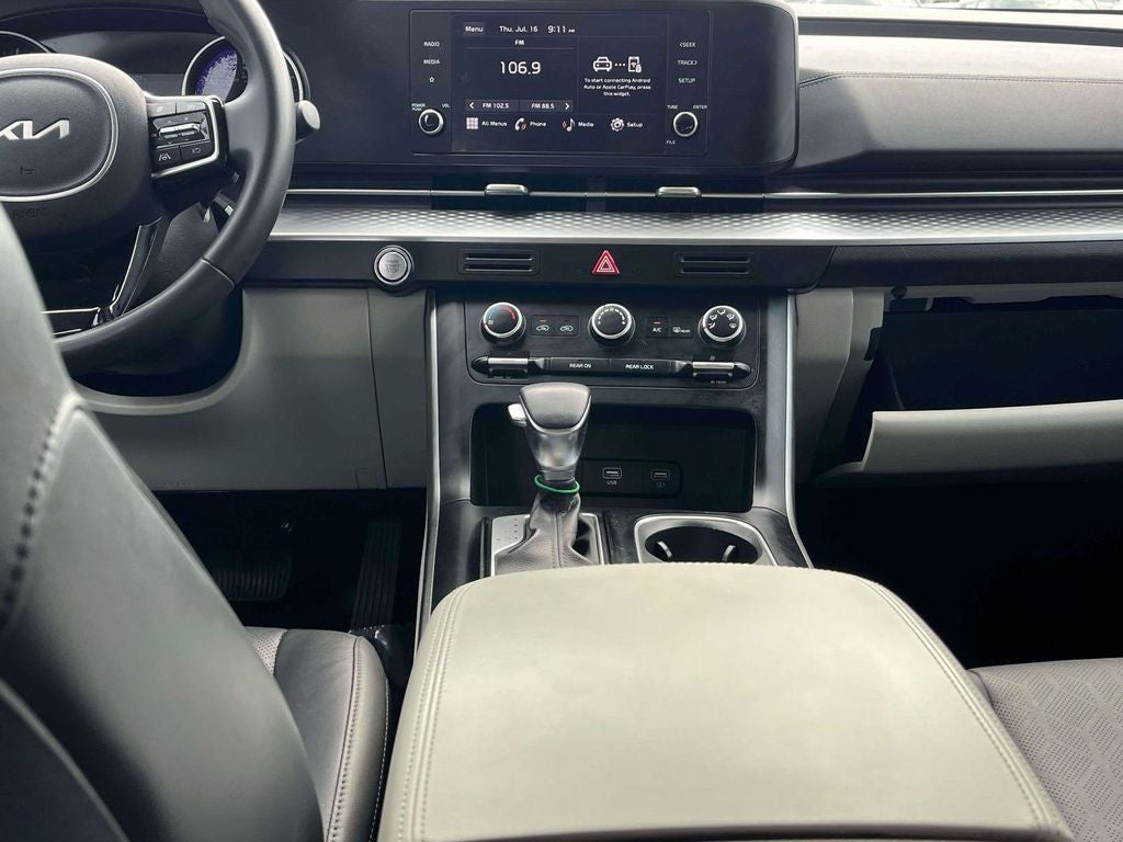 2024 Kia Carnival LX