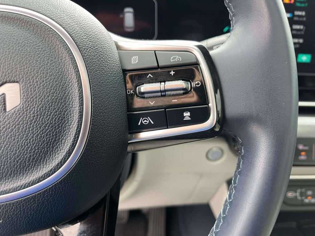 2025 Kia Carnival SX