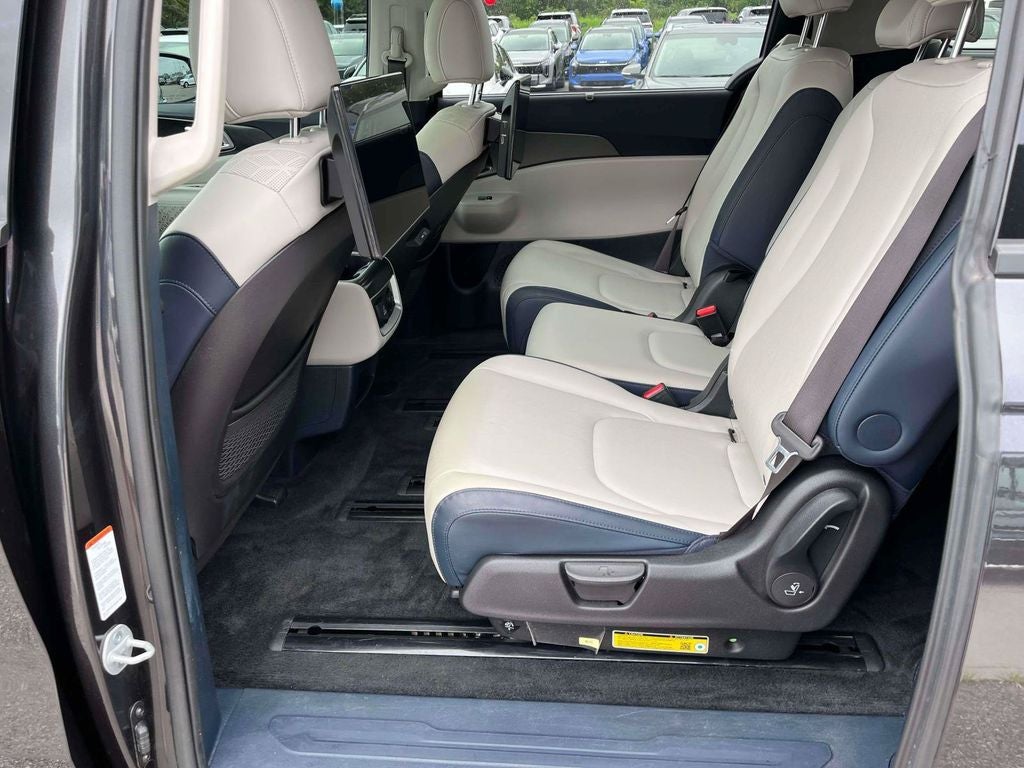2025 Kia Carnival SX