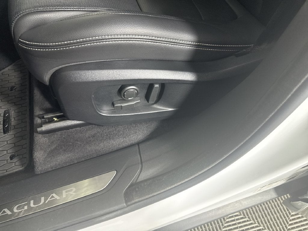 2024 Jaguar F-PACE P250 R-Dynamic S
