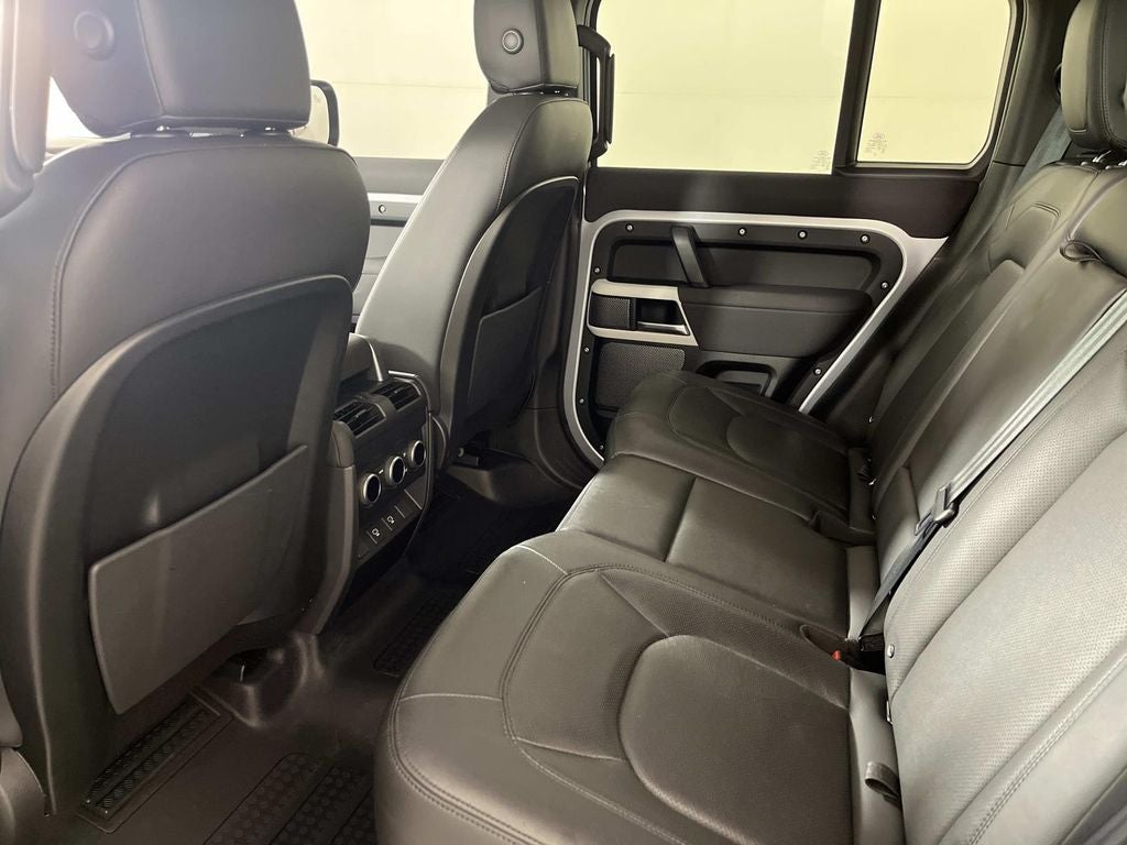 2023 Land Rover Defender 110 SE
