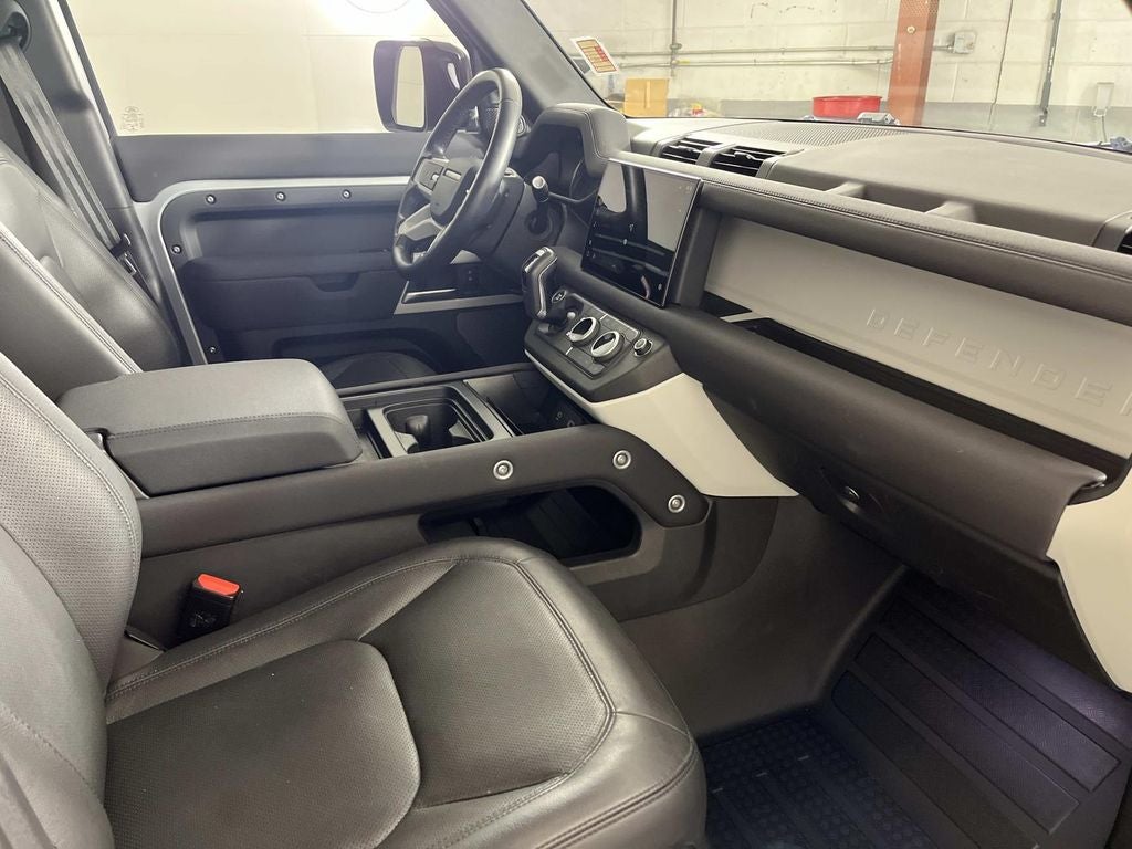 2023 Land Rover Defender 110 SE