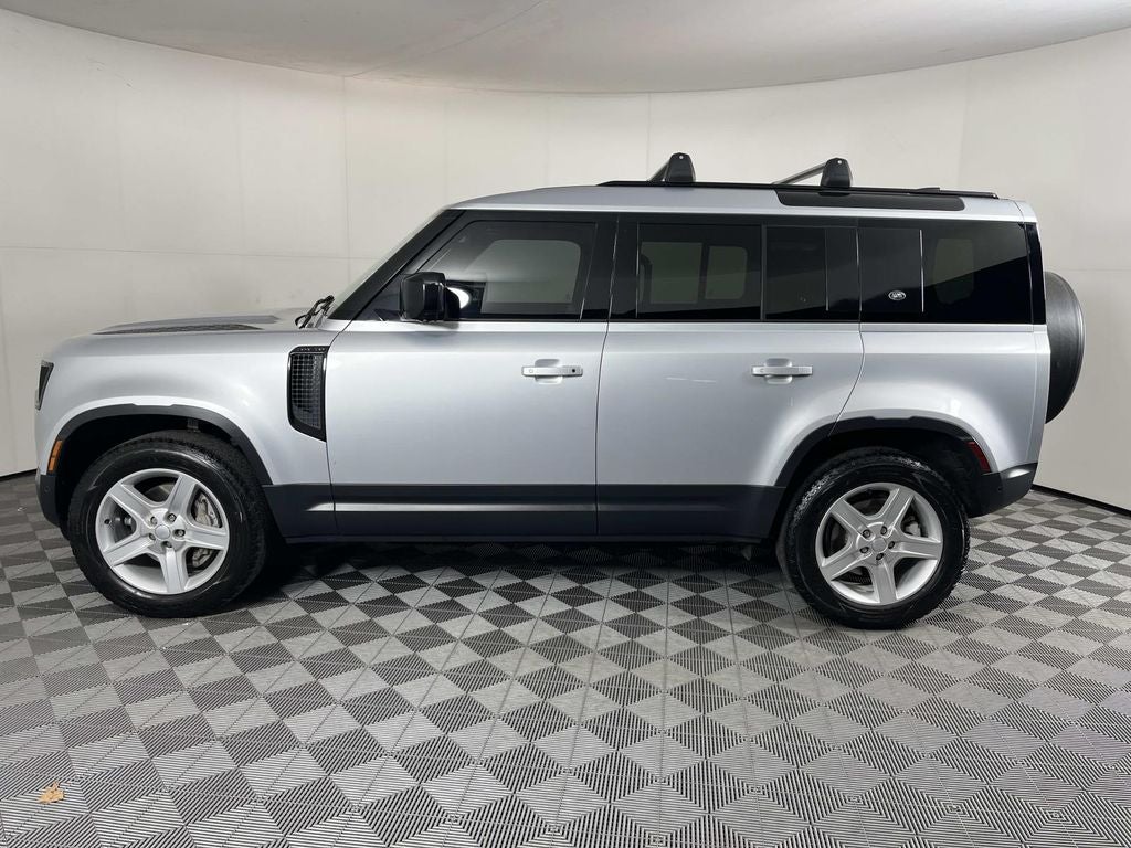 2023 Land Rover Defender 110 SE
