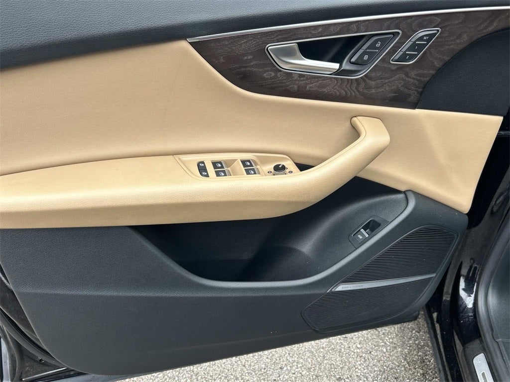 2019 Audi Q8 Premium Plus