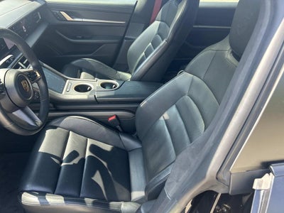 2022 Porsche Taycan Turbo