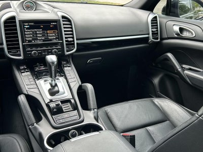2014 Porsche Cayenne Platinum Edition