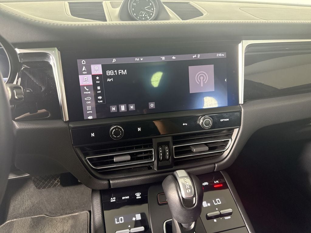 2022 Porsche Macan Base