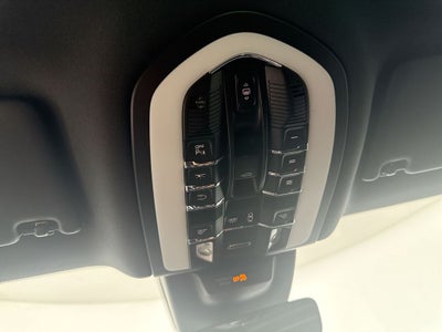 2022 Porsche Macan Base