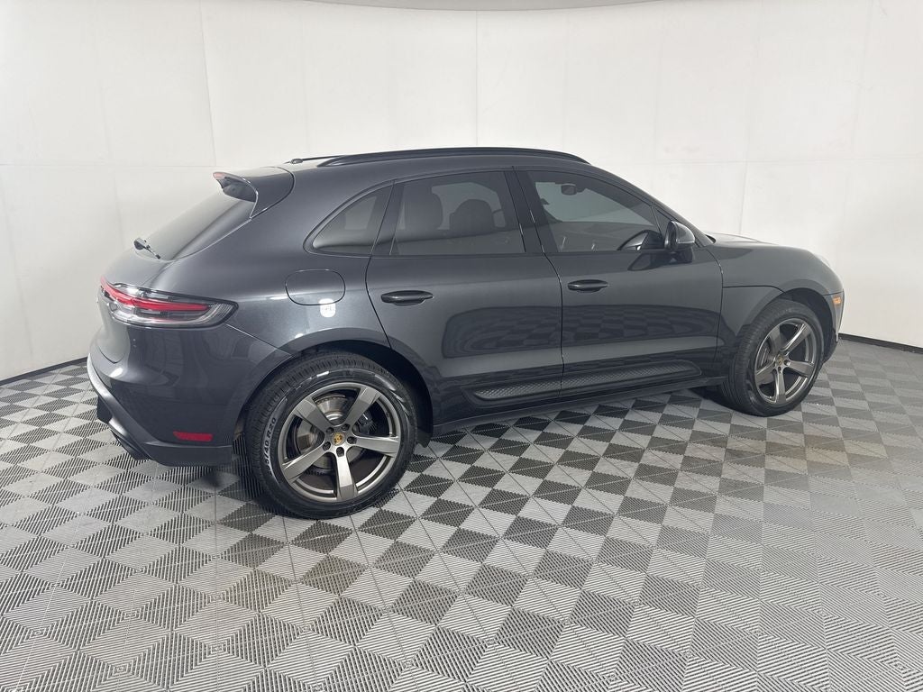 2022 Porsche Macan Base