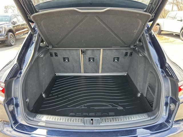 2021 Porsche Macan Base