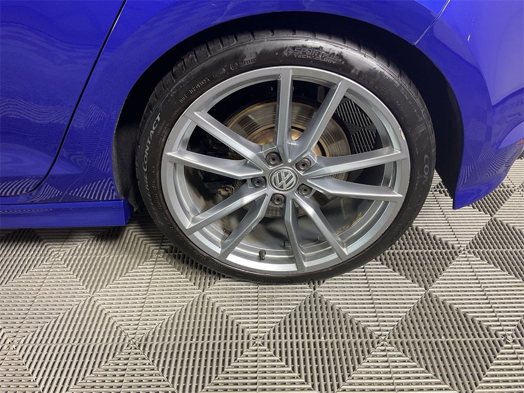 2017 Volkswagen Golf R Base 4Motion