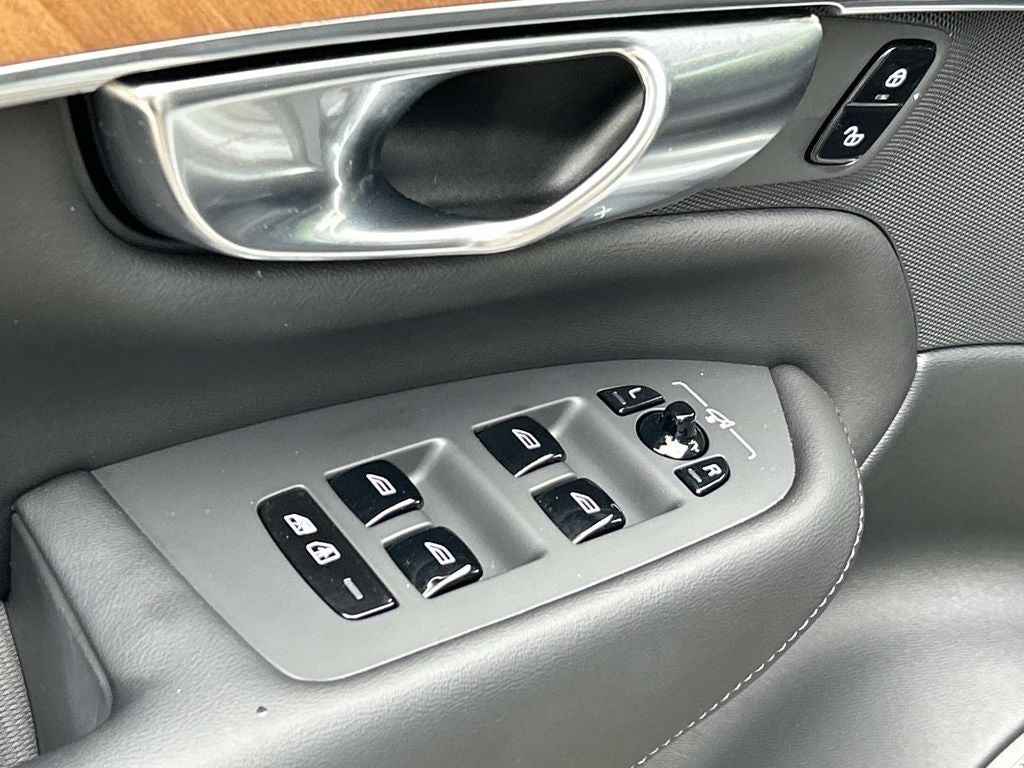 2025 Volvo XC90 Plus