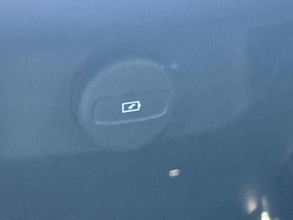 2022 Volvo XC60 R-Design