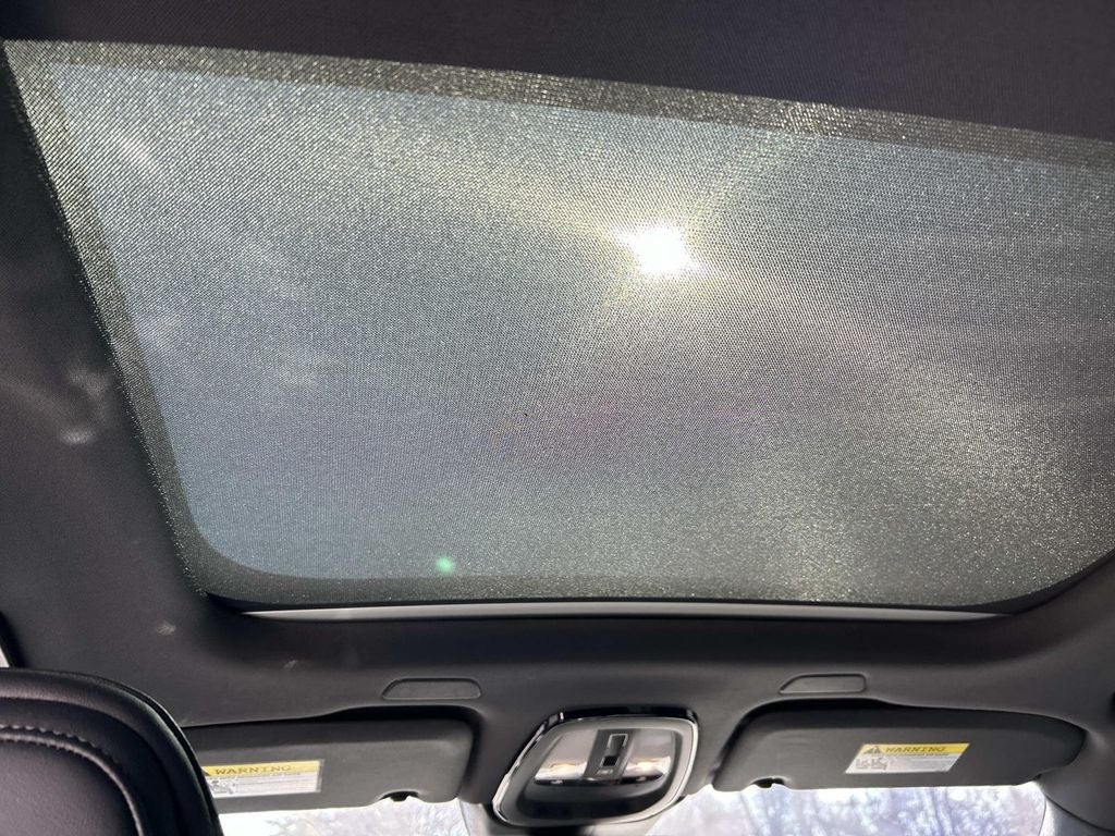 2022 Volvo XC60 R-Design