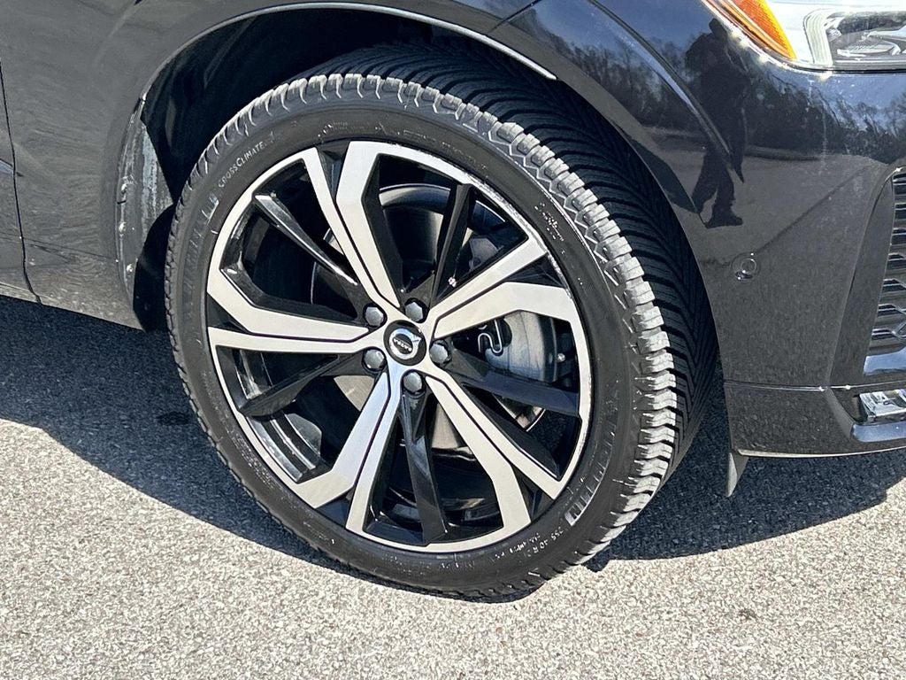 2022 Volvo XC60 R-Design