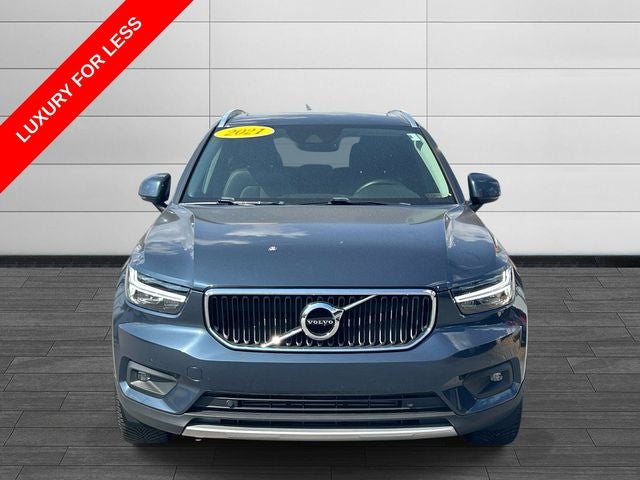2021 Volvo XC40 Momentum