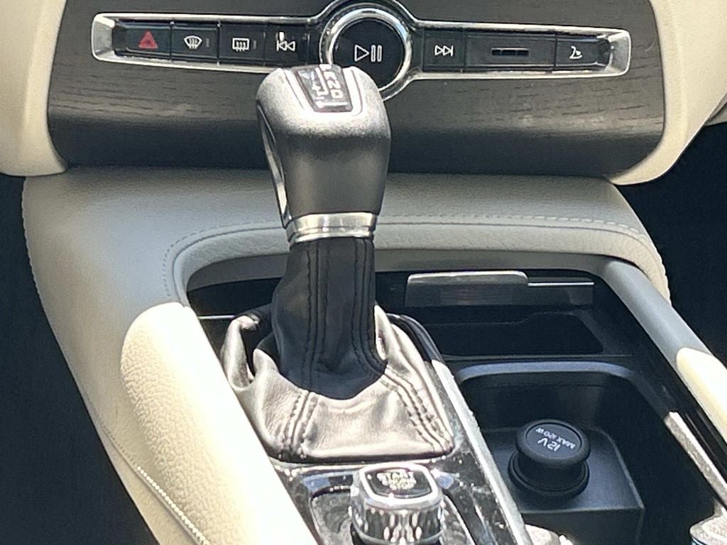 2020 Volvo XC90 Momentum